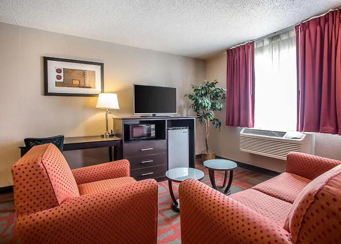 Quality Inn & Suites West Bend